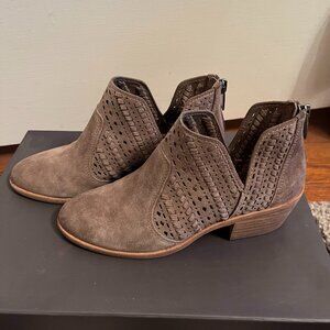 Vince Camuto Prasata Booties in Foxy Verona